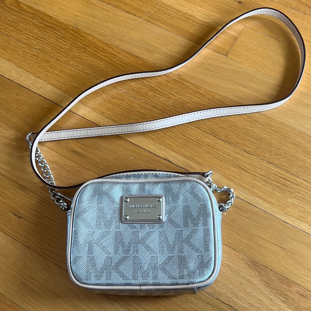 Micheal Kors crossbody